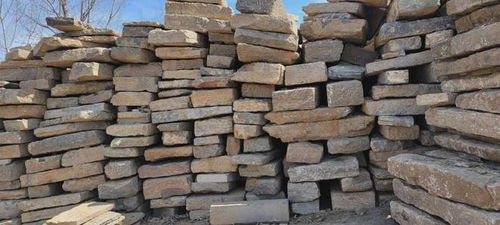 老石板、舊石材與仿古石材加工廠家價格與工藝解析